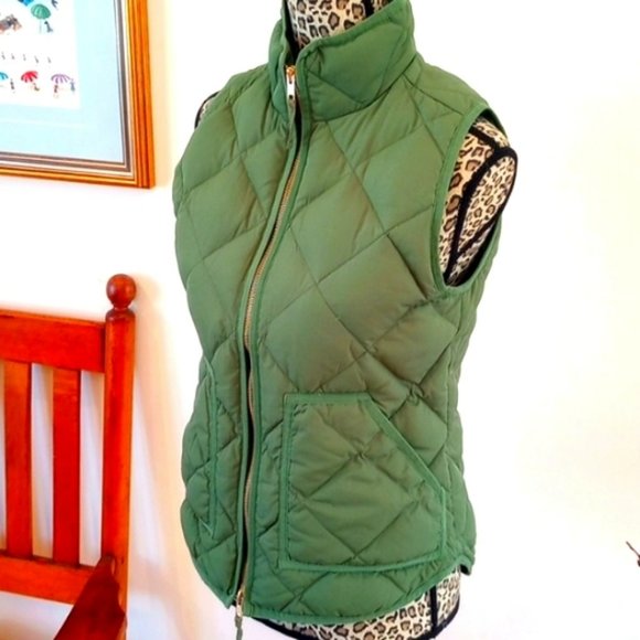 J. Crew Olive Quilted Vest - Picture 1 of 5
